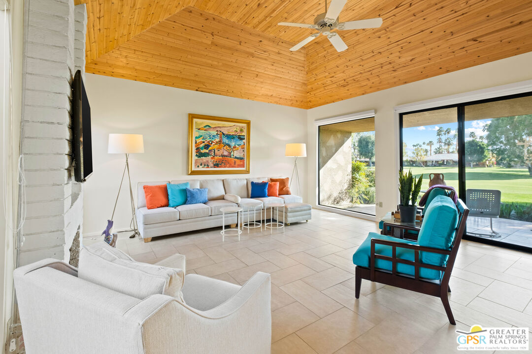 Image 3 for 8 Sunrise Dr