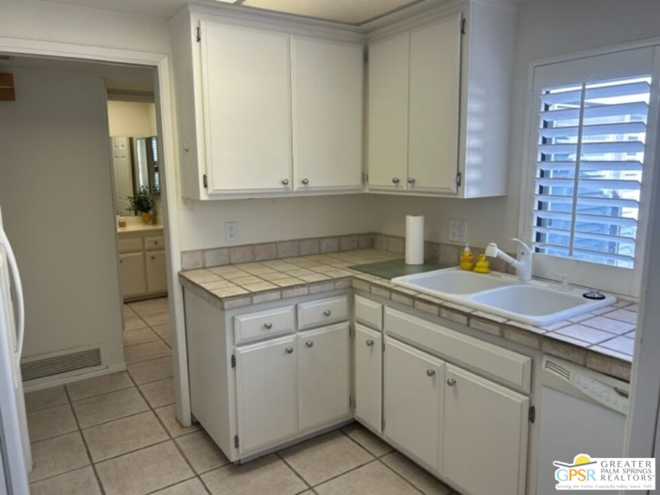Image 8 for 2380 Miramonte Cir #B