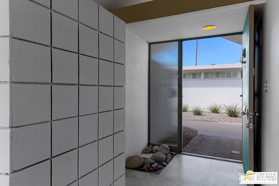 Image 2 for 1776  S Araby Dr