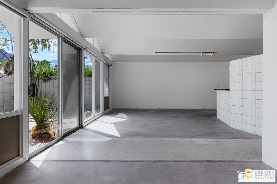 Image 4 for 1776  S Araby Dr