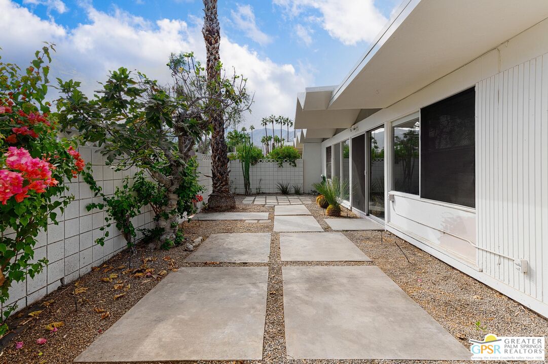 Image 14 for 1776  S Araby Dr