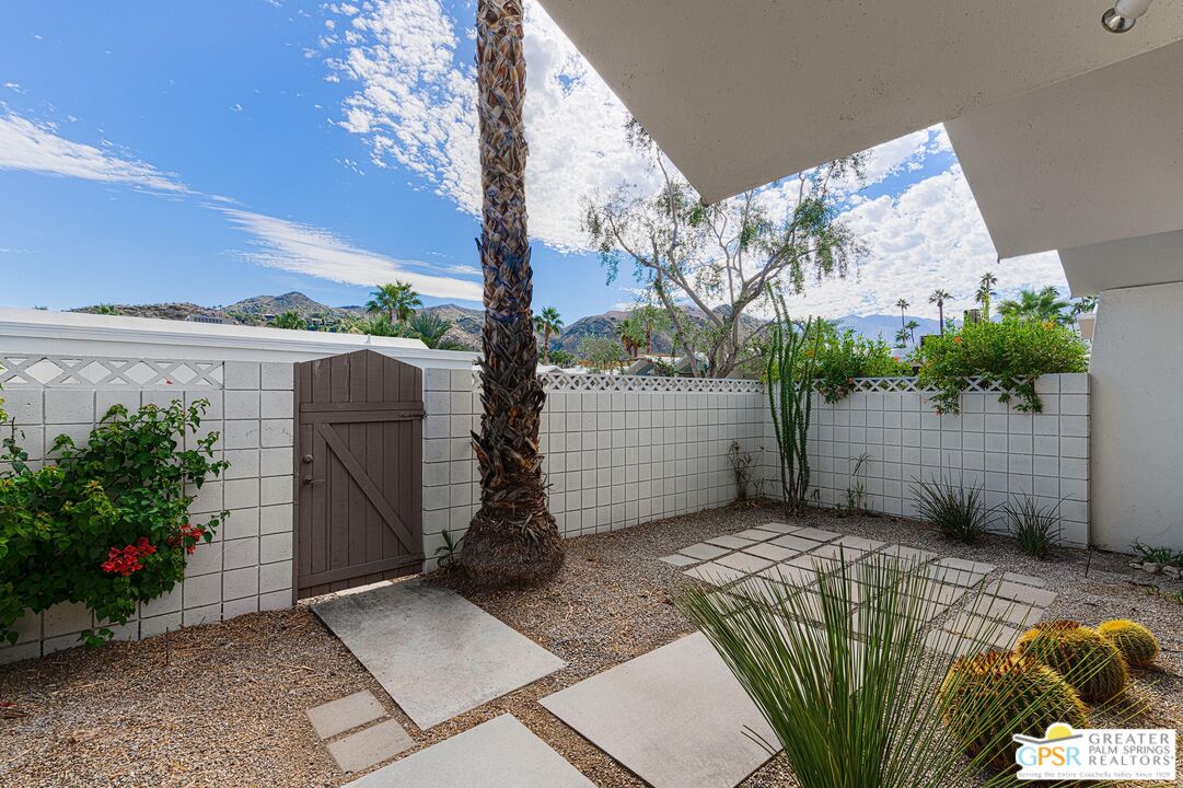 Image 16 for 1776  S Araby Dr