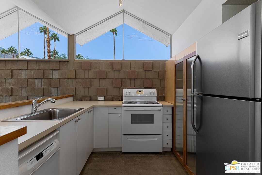 Image 12 for 1776  S Araby Dr