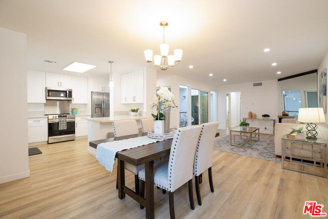 Image 1 for 2432  E Mountain St