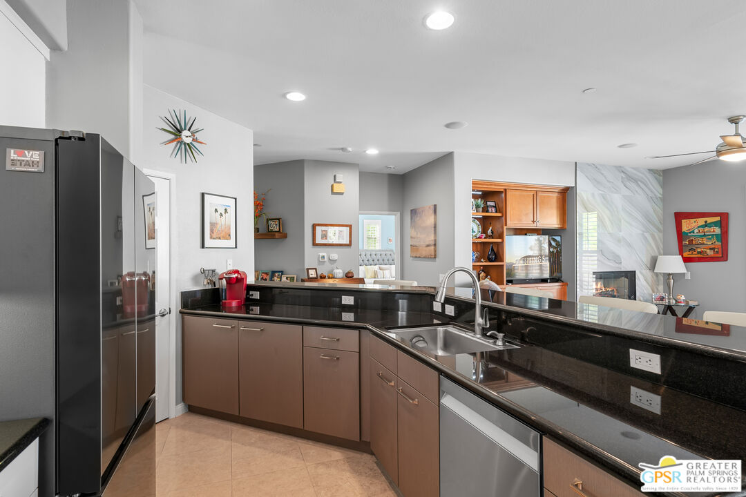Image 12 for 1449 Yermo Dr