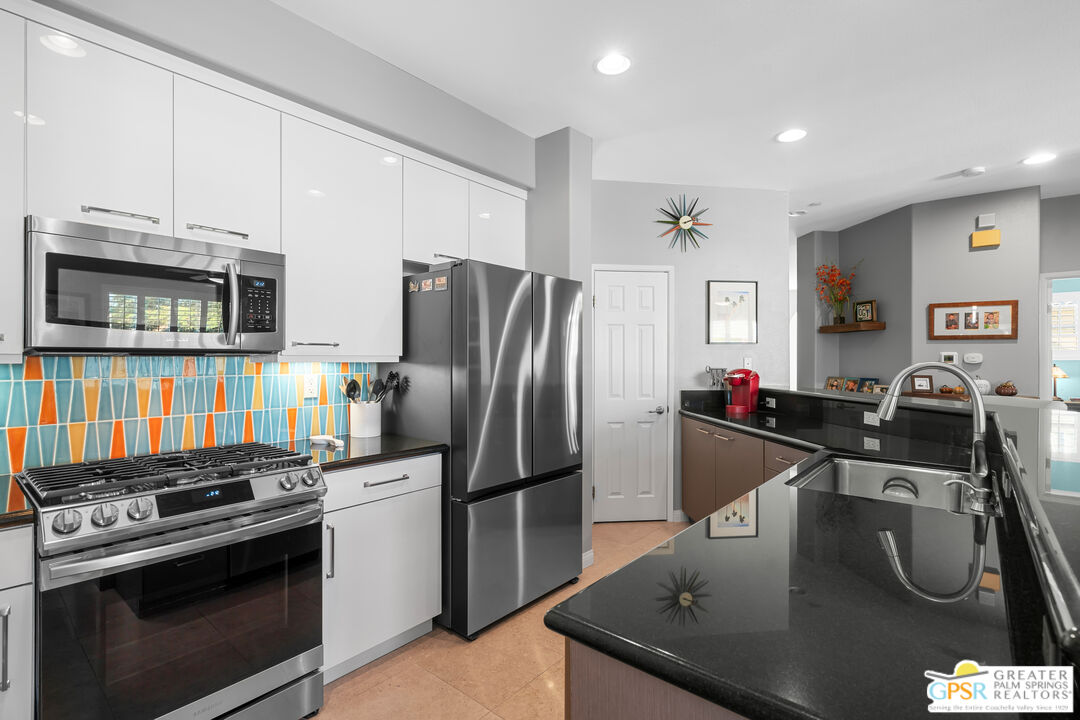 Image 11 for 1449 Yermo Dr