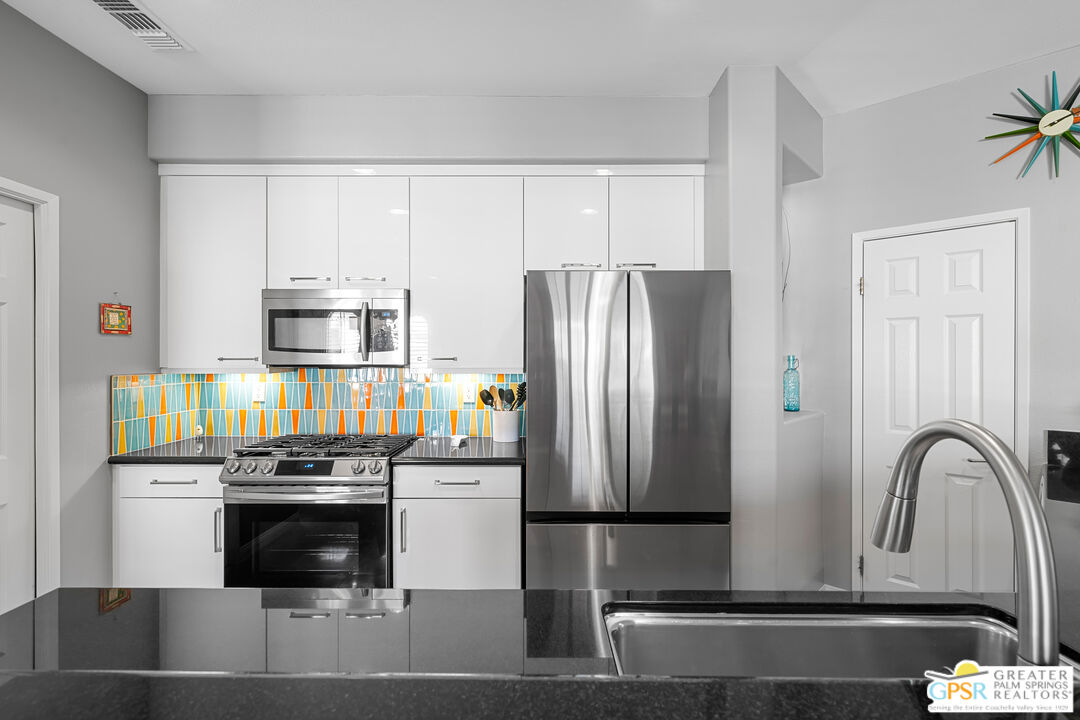 Image 10 for 1449 Yermo Dr