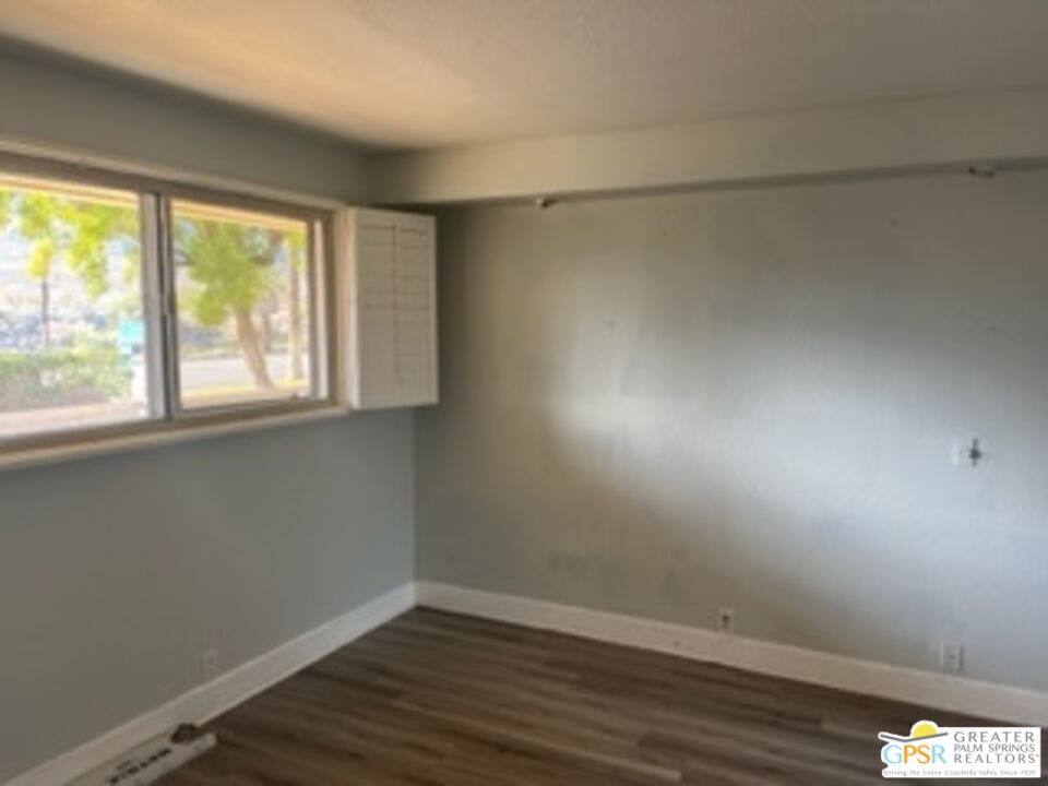 Image 4 for 2825 Los Felices Rd #206