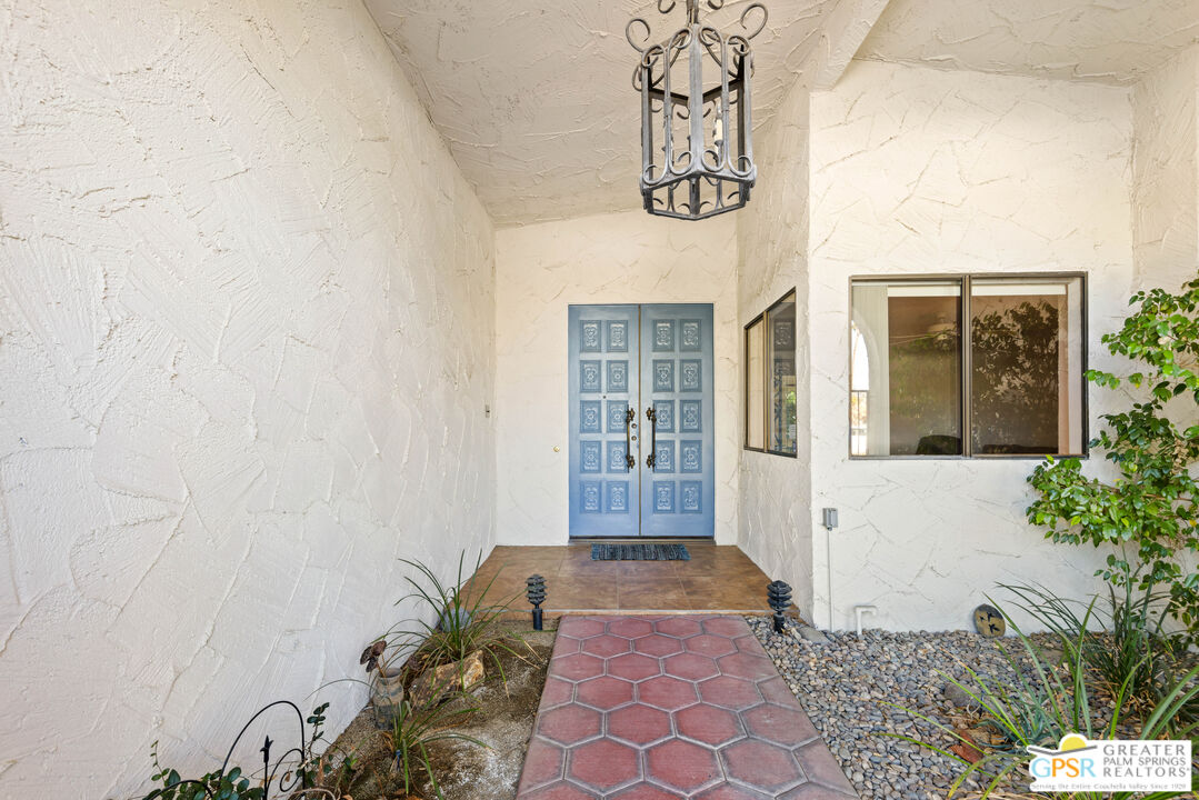 Image 2 for 1609  E Twin Palms Dr