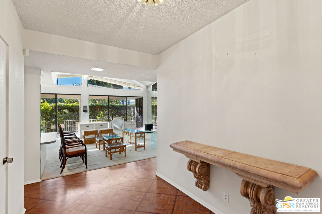 Image 3 for 1609  E Twin Palms Dr