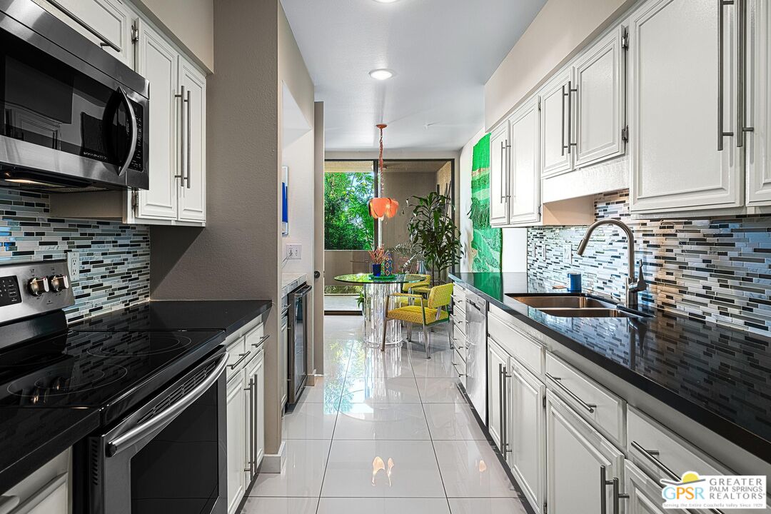 Image 8 for 2424 Palm Canyon Dr #3C