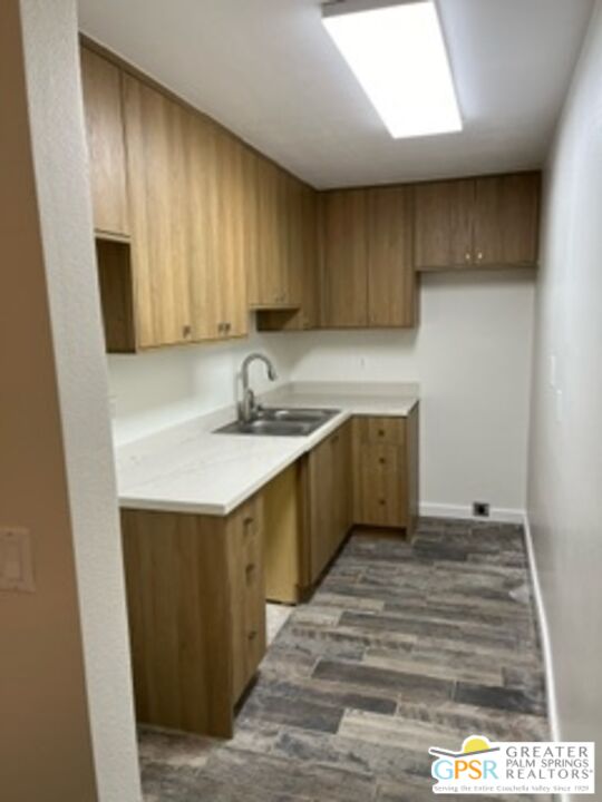 Image 4 for 2875 Los Felices Rd #104