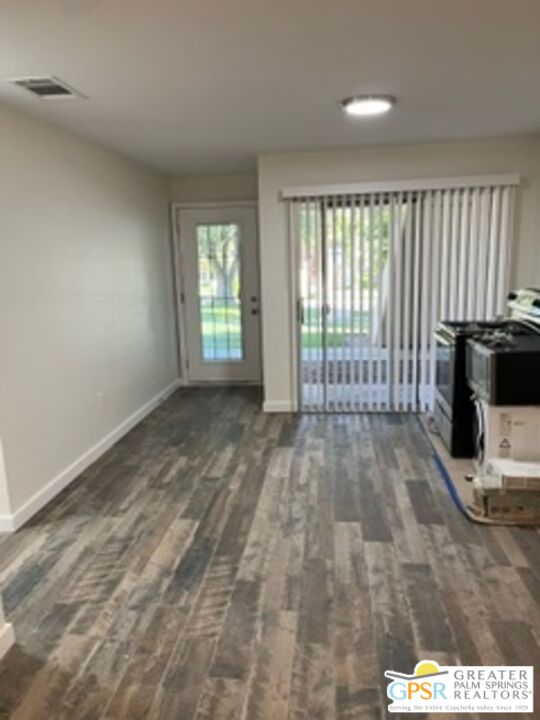 Image 2 for 2875 Los Felices Rd #104