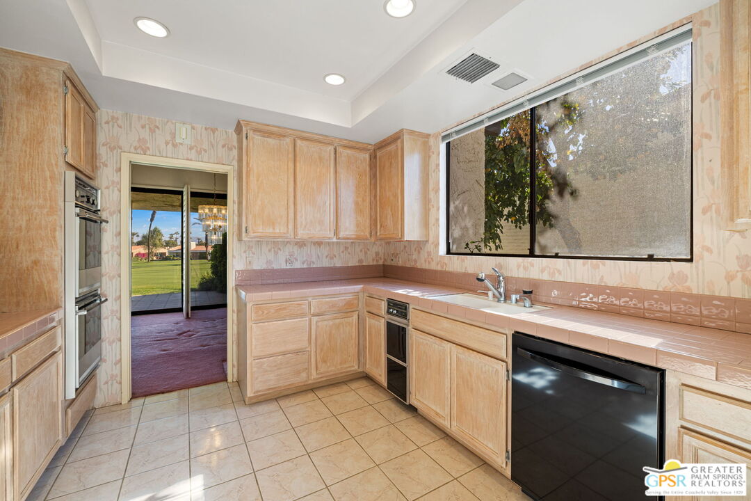 Image 19 for 44978   Saint Helena Ct