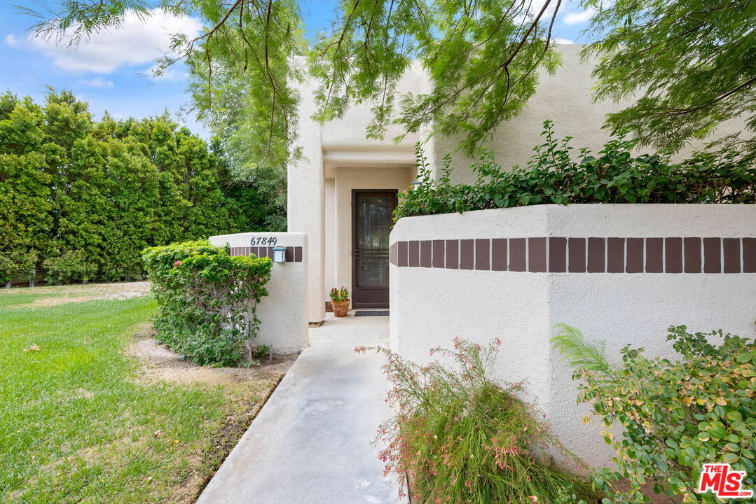 Image 3 for 67849 Portales Dr #242