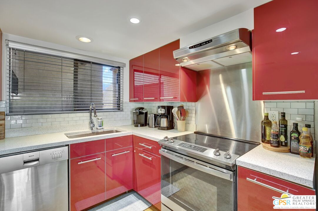 Image 9 for 2600 Palm Canyon Dr #17