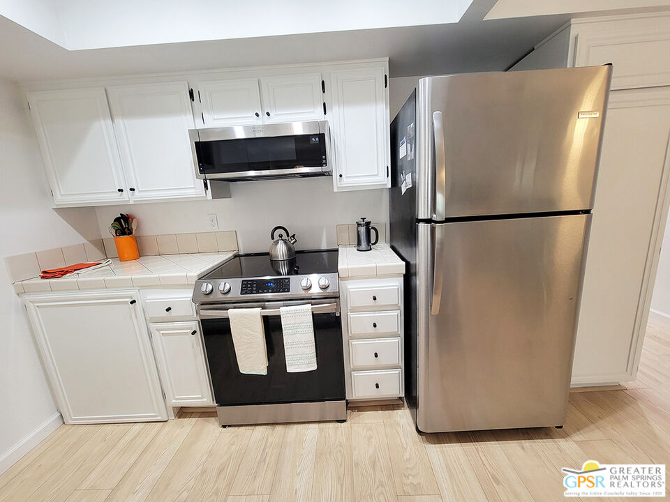 Image 10 for 1655 Palm Canyon Dr #810