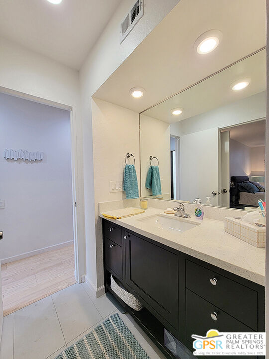 Image 39 for 1655 Palm Canyon Dr #810