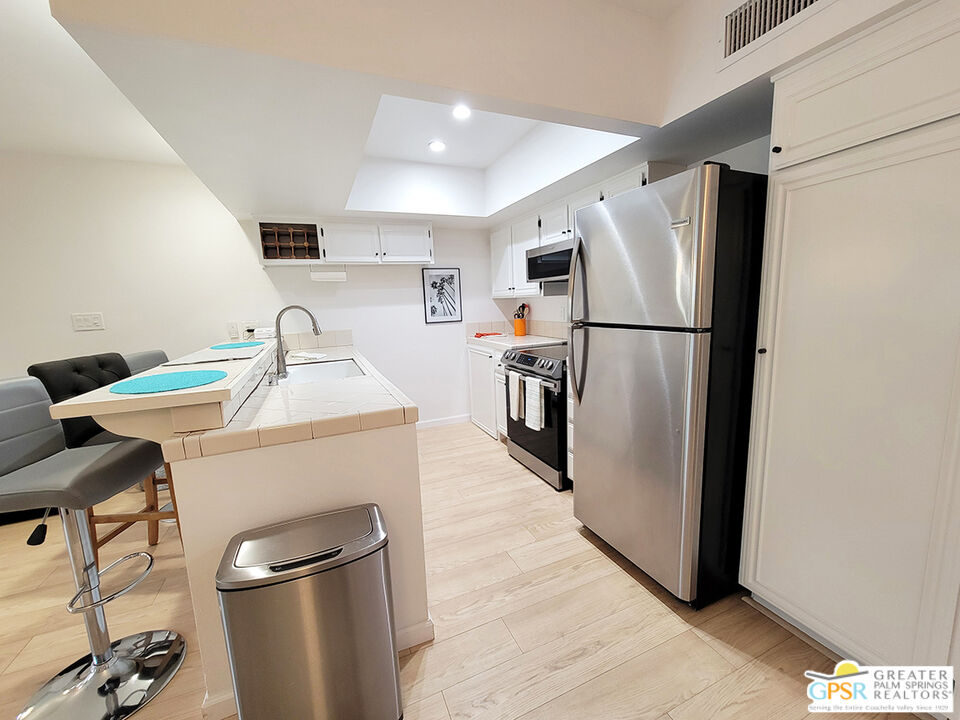 Image 20 for 1655 Palm Canyon Dr #810