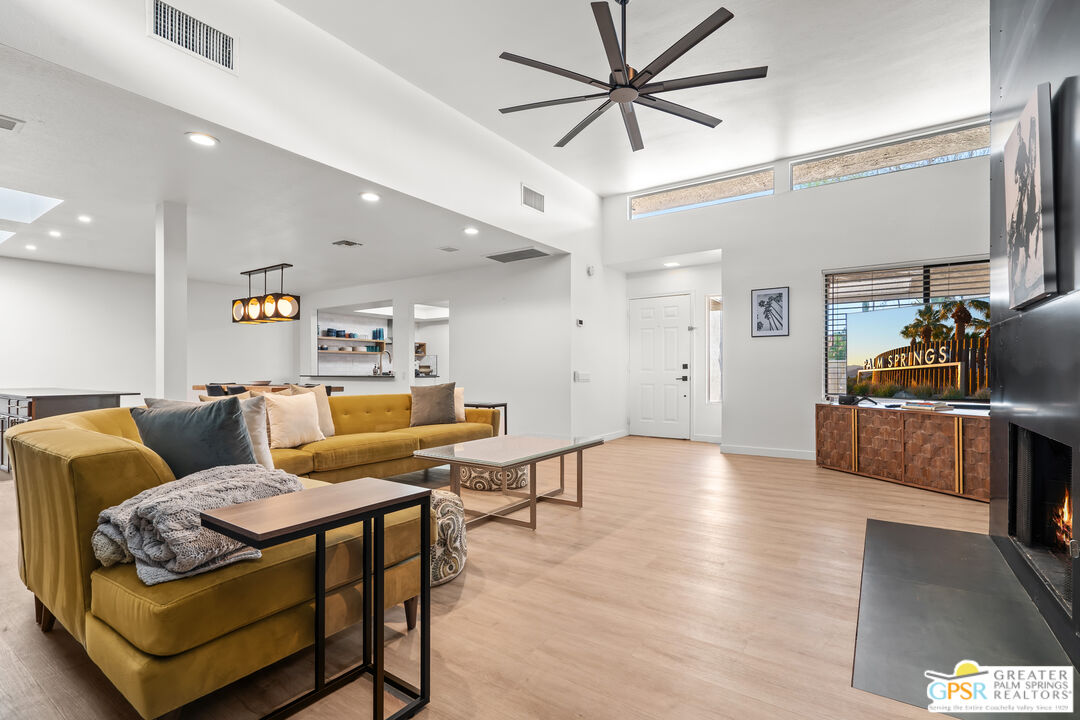 Image 10 for 1521 S Cerritos Dr