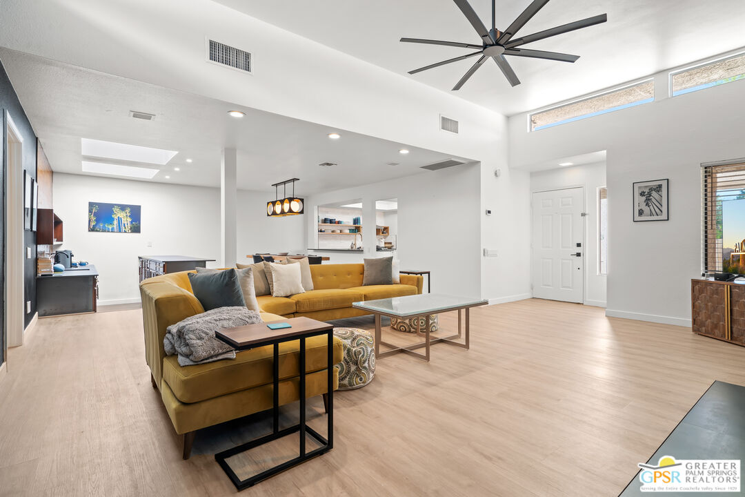 Image 11 for 1521 S Cerritos Dr