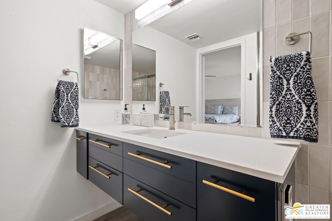 Image 31 for 1521 S Cerritos Dr