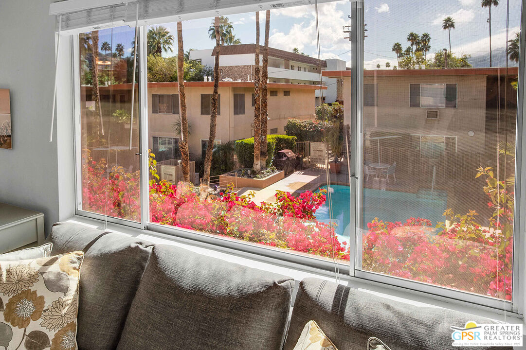 Image 10 for 2290 Palm Canyon Dr #14
