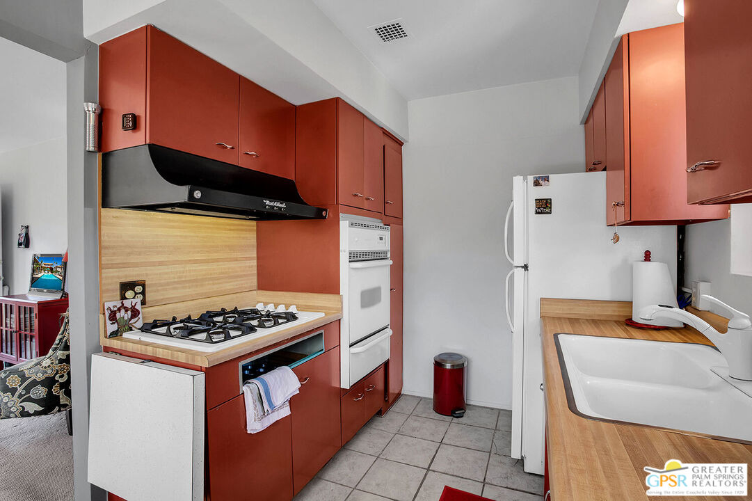 Image 15 for 2290 Palm Canyon Dr #14
