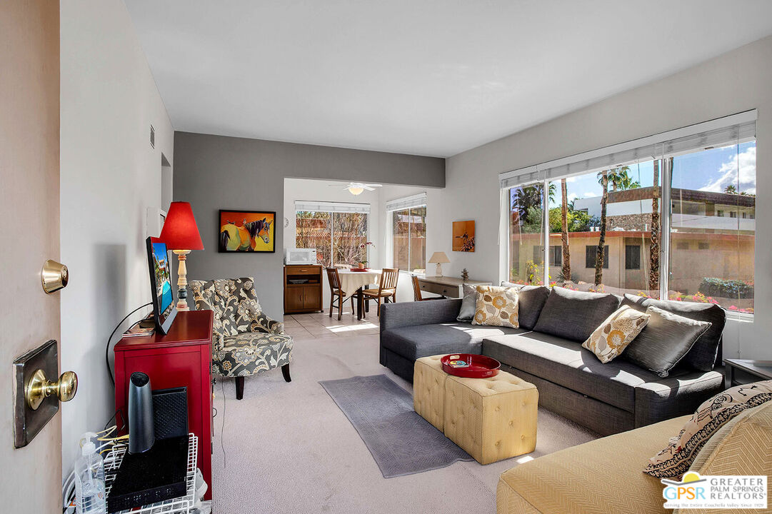 Image 4 for 2290 Palm Canyon Dr #14