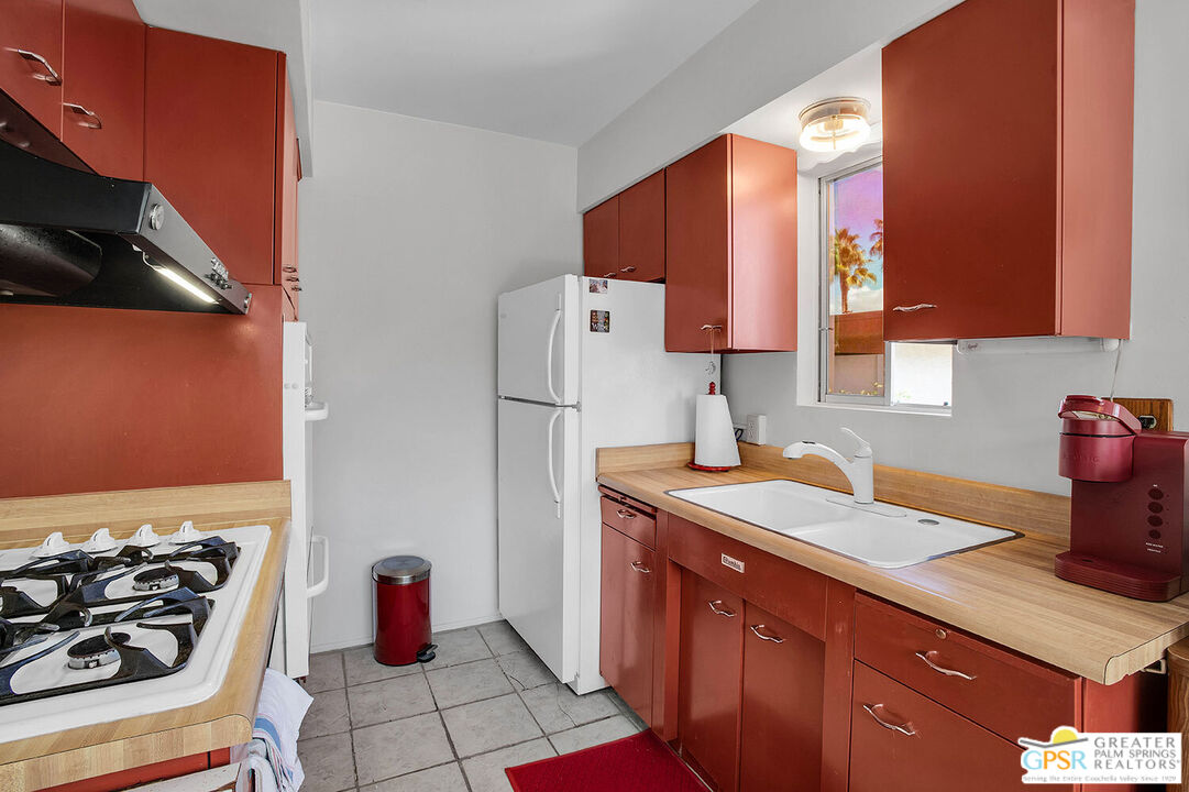 Image 16 for 2290 Palm Canyon Dr #14