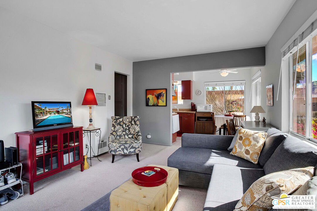 Image 5 for 2290 Palm Canyon Dr #14