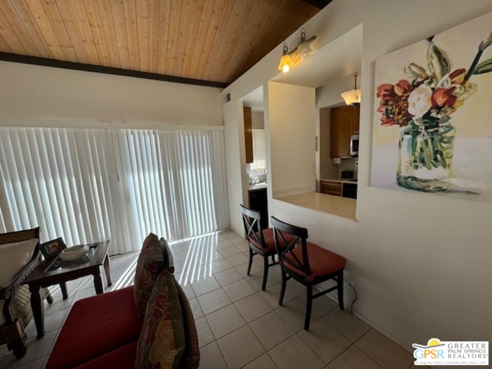Image 4 for 70100 Mirage Cove Dr #7
