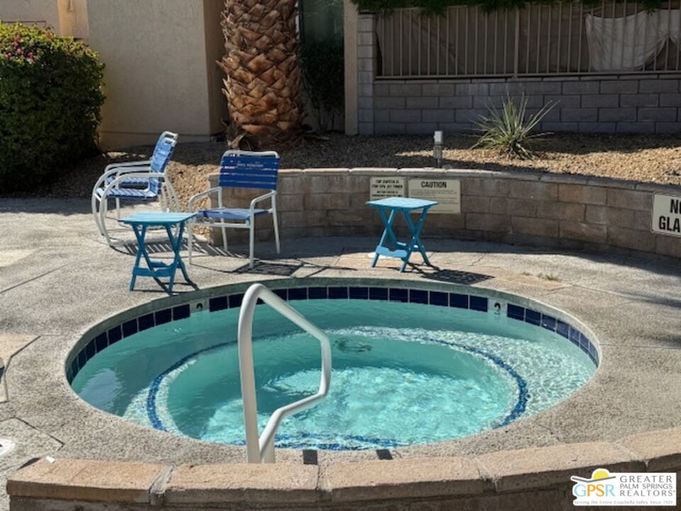 Image 11 for 70100 Mirage Cove Dr #7