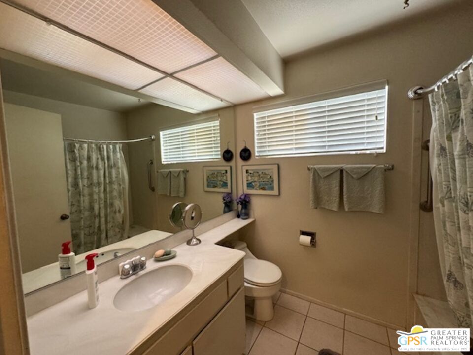 Image 7 for 70100 Mirage Cove Dr #7