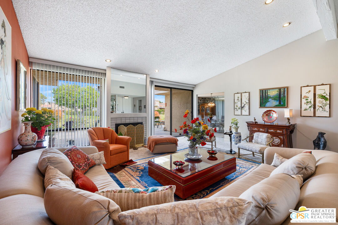 Image 18 for 72390   Rodeo Way