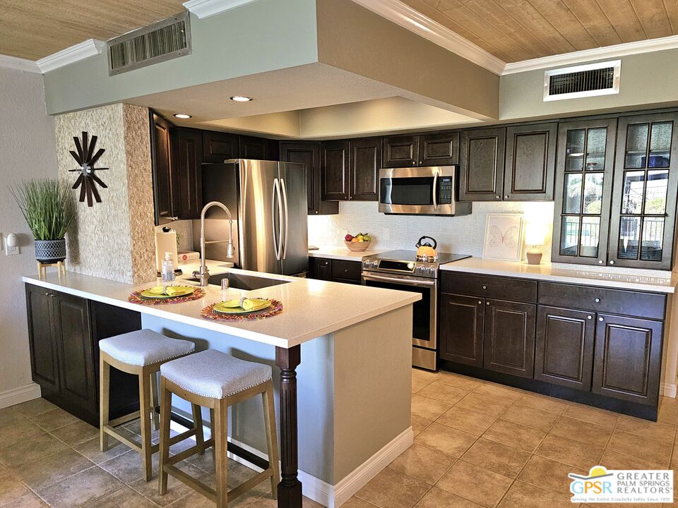 Image 6 for 1655 Palm Canyon Dr #601