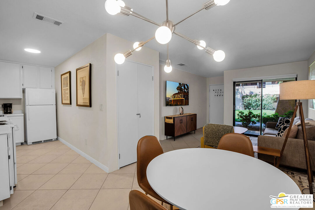 Image 10 for 2801 Los Felices Cir #102