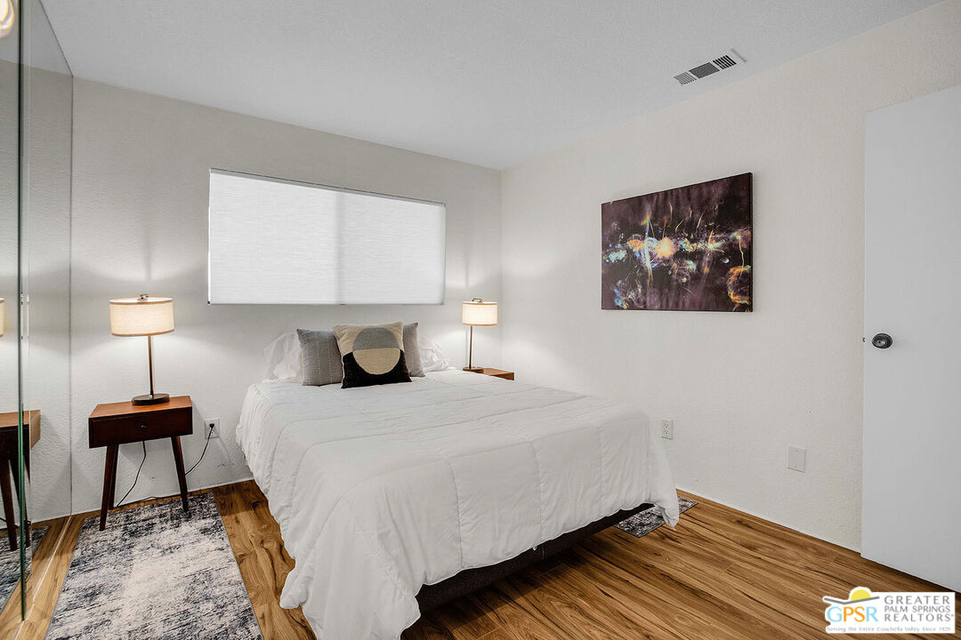 Image 17 for 2801 Los Felices Cir #102