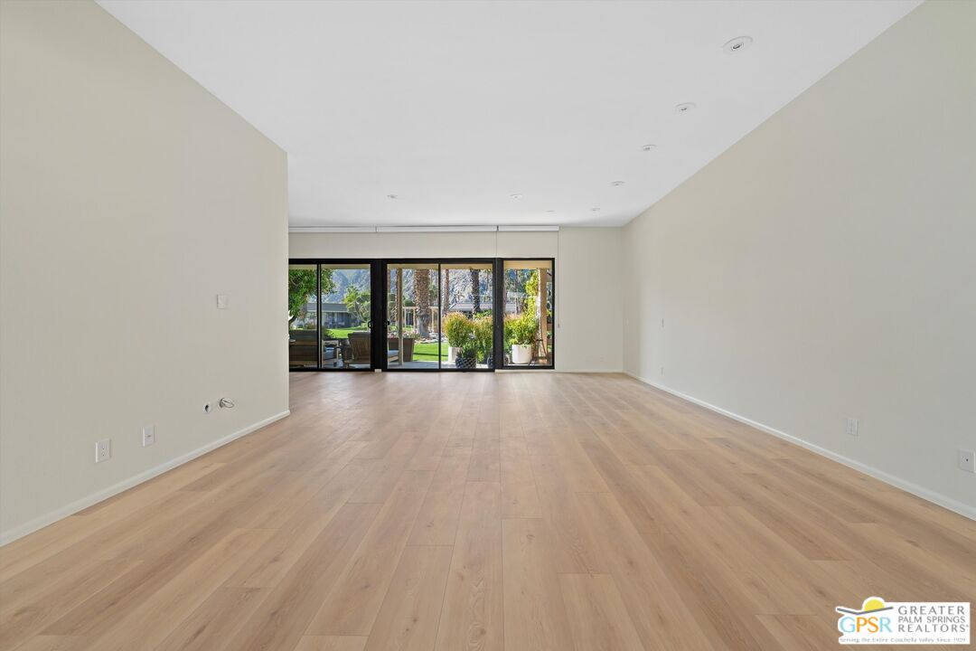 Image 9 for 76975 Sandpiper Dr
