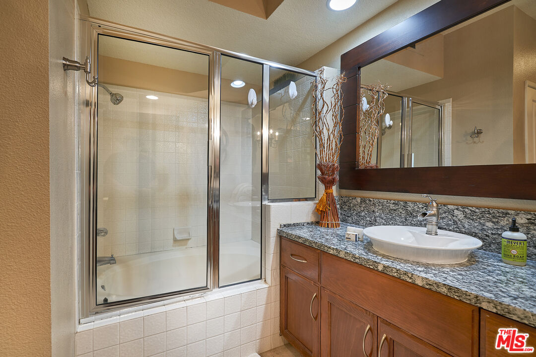Image 19 for 602 Vista Lago Cir