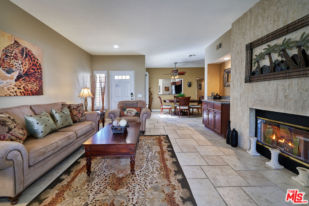 Image 2 for 602 Vista Lago Cir