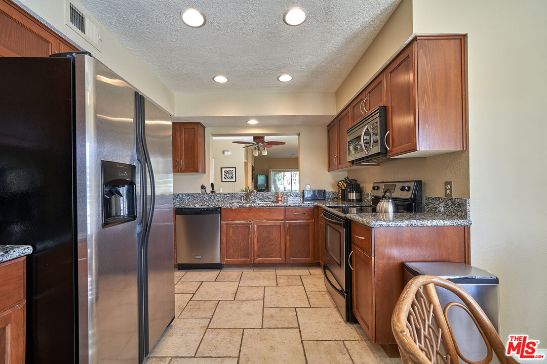 Image 7 for 602 Vista Lago Cir