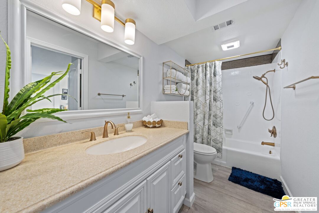Image 12 for 1655 Palm Canyon Dr #701