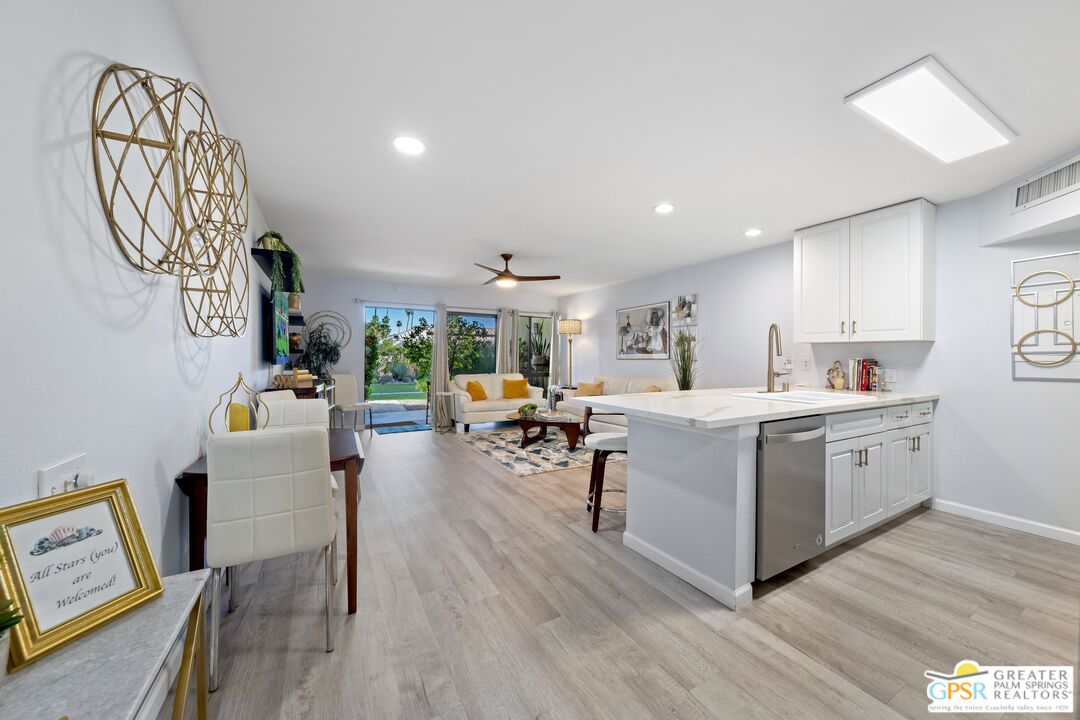 Image 2 for 1655 Palm Canyon Dr #701