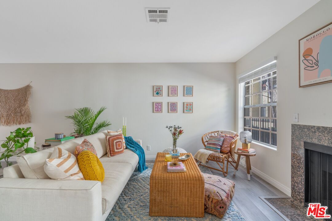 Thumbnail for 65 N Michigan Ave #8