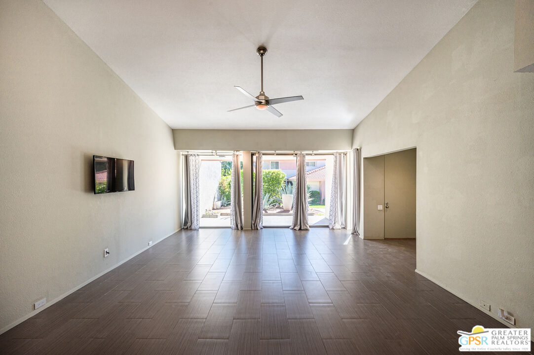 Image 11 for 2510 Whitewater Club Dr #B