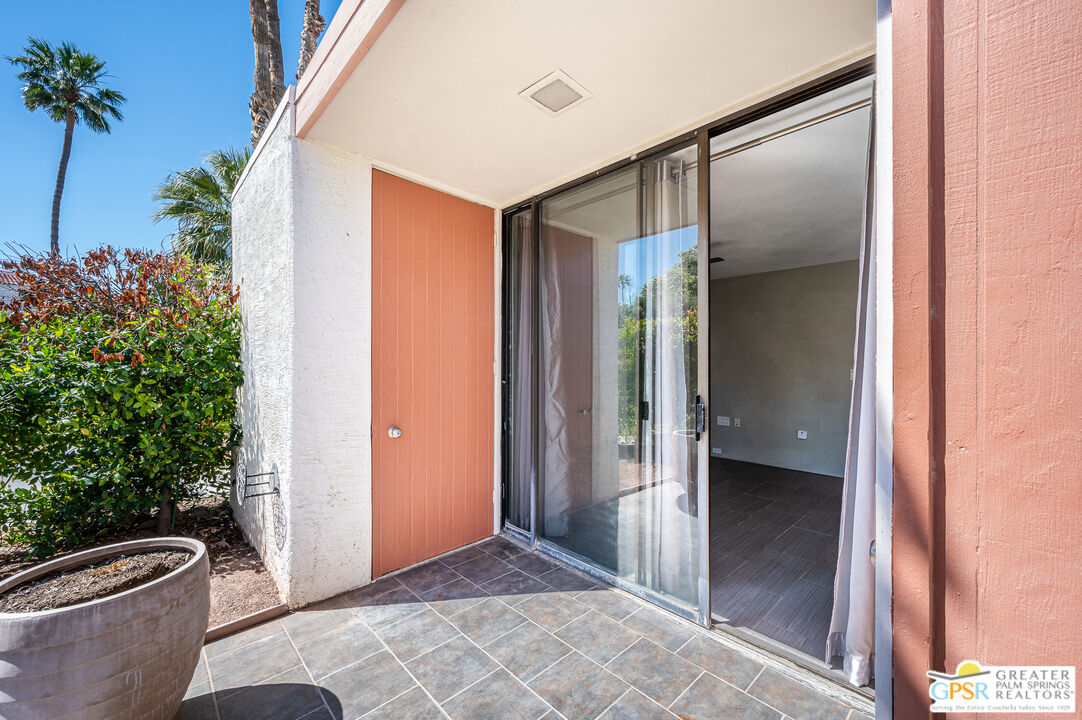 Image 4 for 2510 Whitewater Club Dr #B