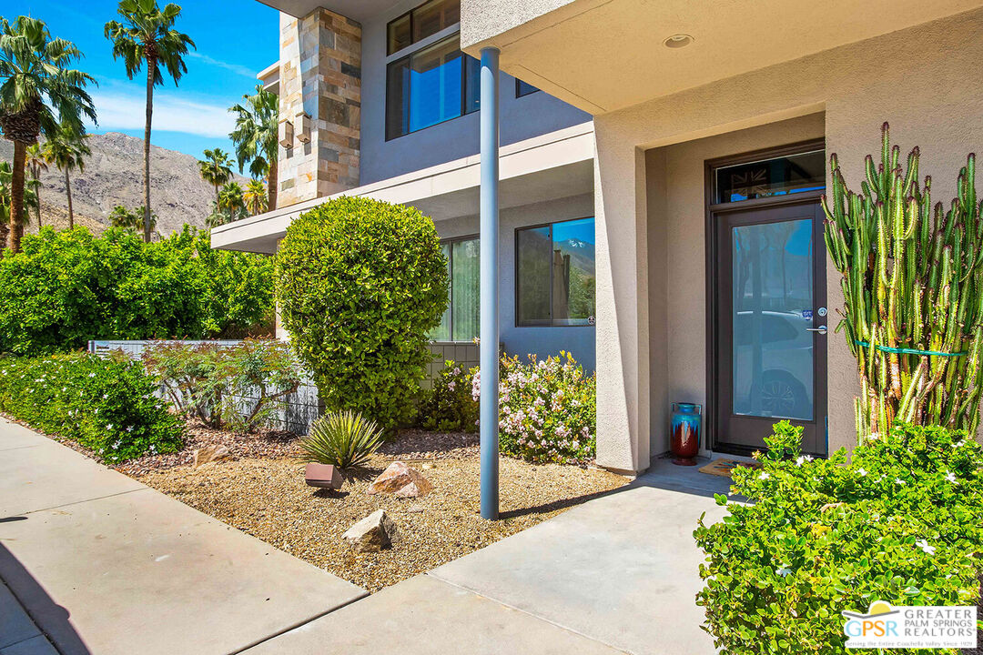 Image 2 for 780 Palm Canyon Dr #201