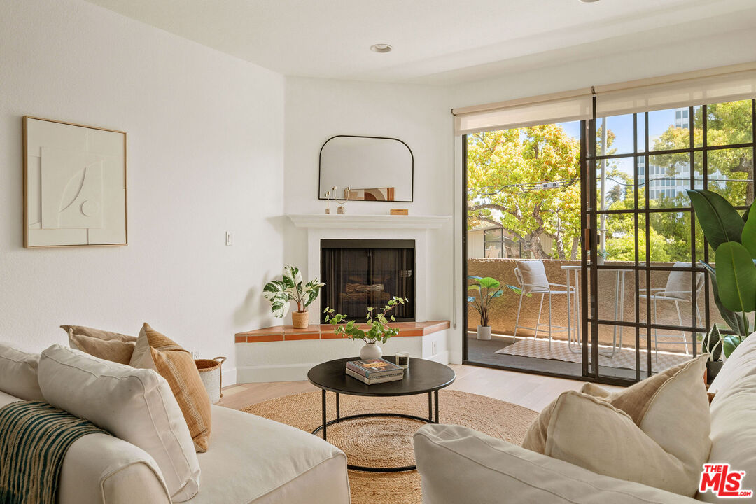 Thumbnail for 221 S Oak Knoll Ave #201