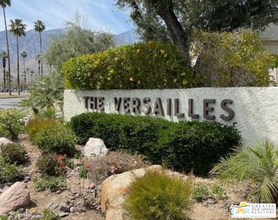 Thumbnail for 1453   Versailles Dr